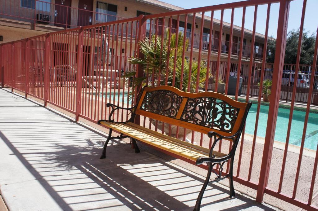 Park Avenue Inn & Suites Victorville Extérieur photo